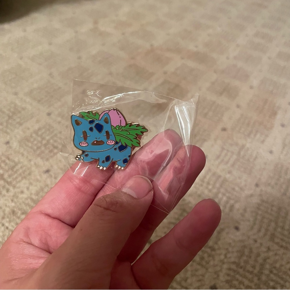 POKÉMON BULBASAUR ENAMEL PIN BNIB